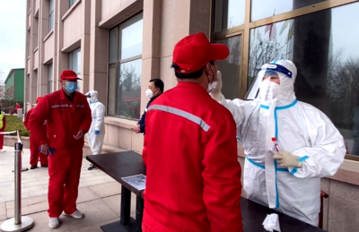 防疫生产两不误 稳产保供暖人心